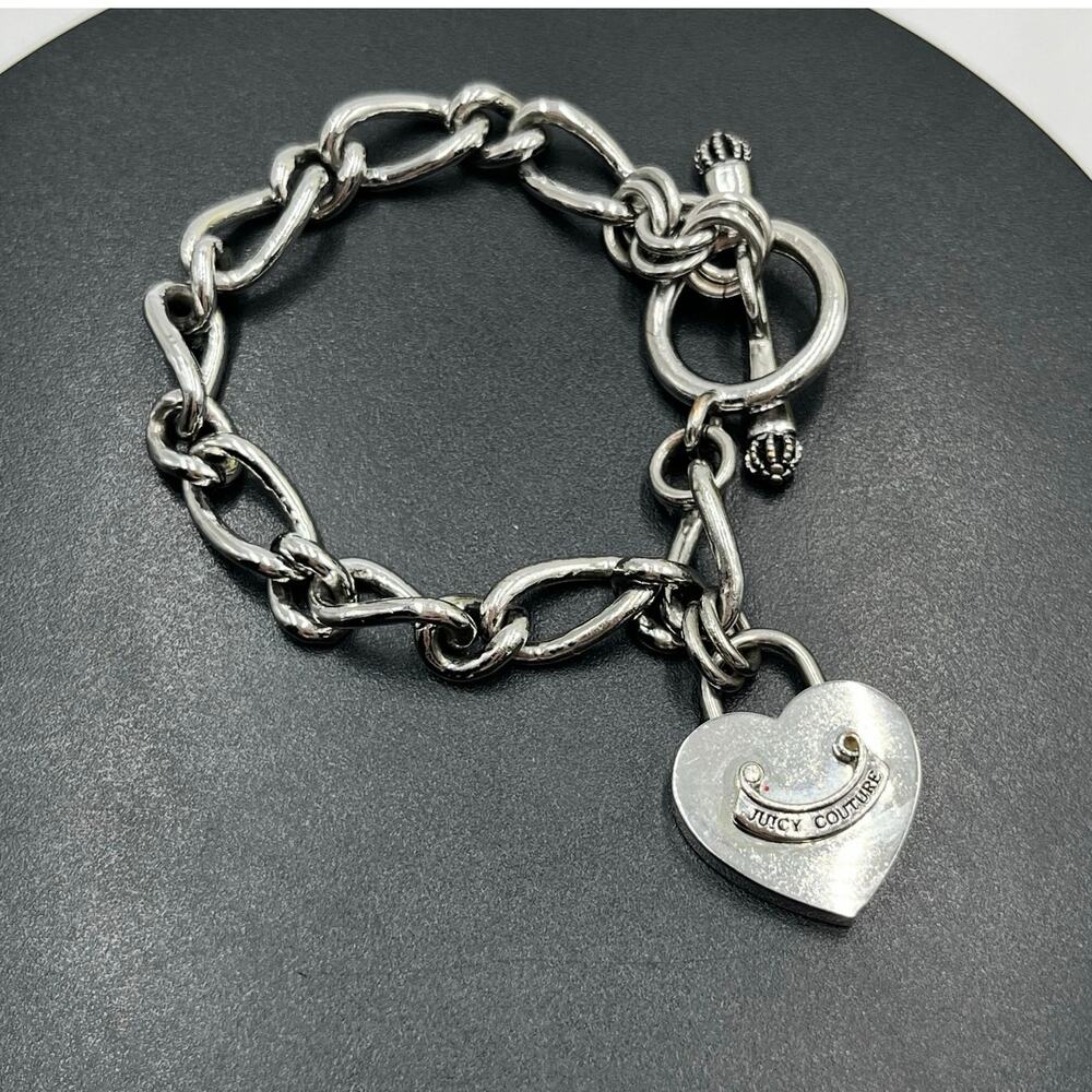 Juicy Couture Vintage Silver Tone
Chunky Toggle Heart Charm Starter
Bracelet‎